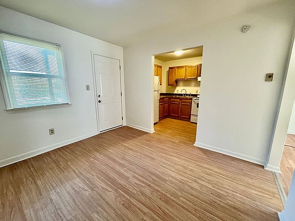 4th image of 190 Macey Ave #7
