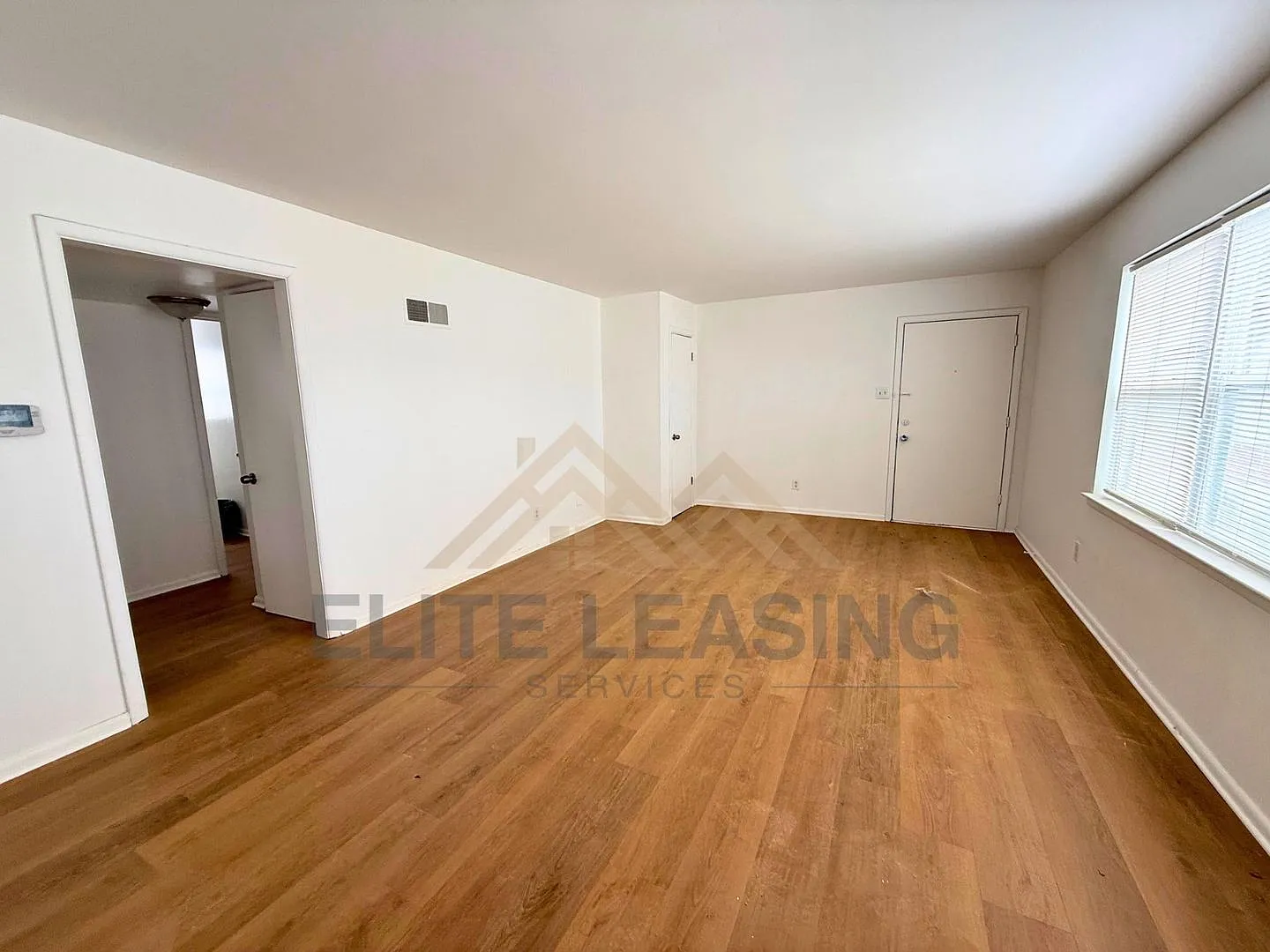 1175 SW Woodhull — Photo 1