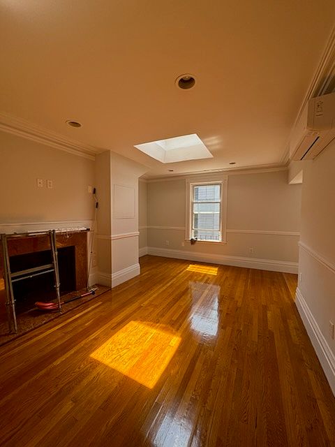 1st image of 230 Newbury St #5