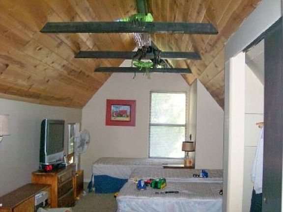 Large upstairs loft/bed