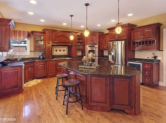 4th image of 20378 Grand Traverse Dr