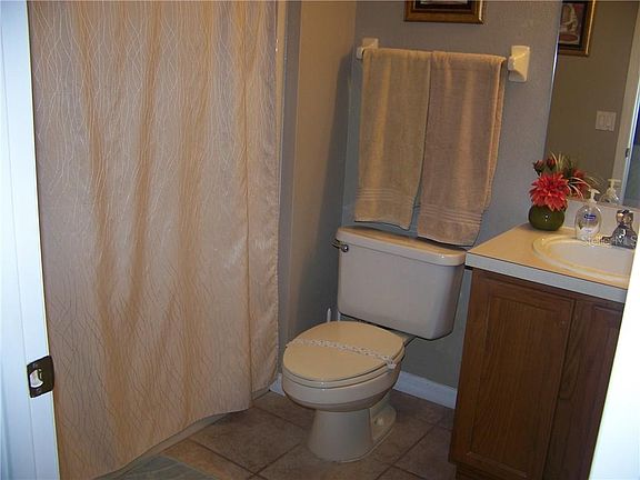 5th image of 1376 Rebecca Dr