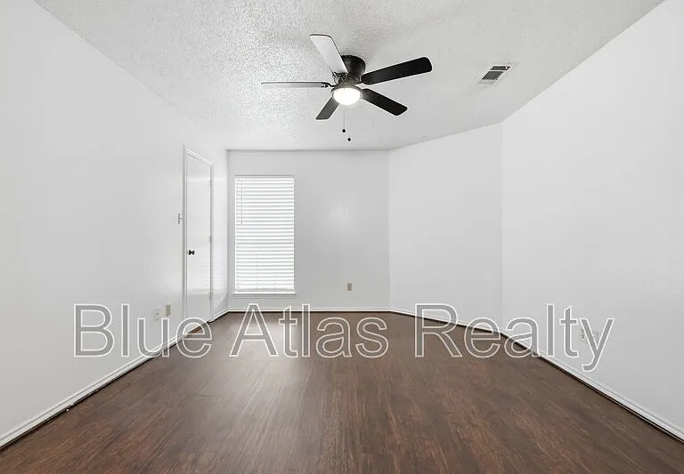 2713 Wimbledon Ct #D — Photo 12