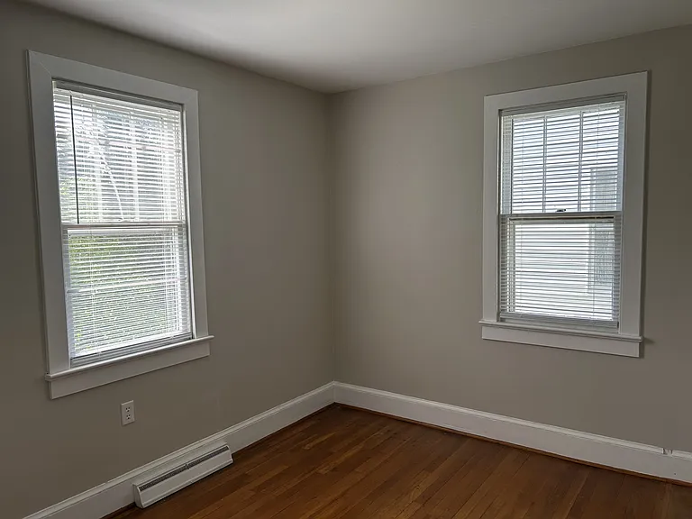 352 Shenandoah Ave — Photo 2