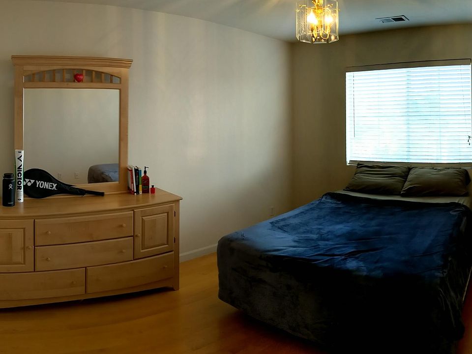 2nd image of 1233 Michigan Ave