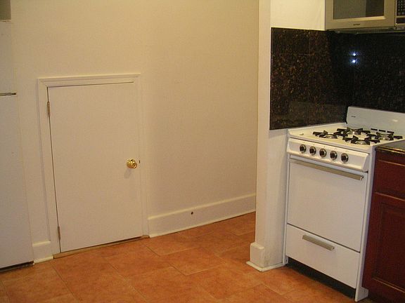 4th image of 236 E 75th St APT 2B
