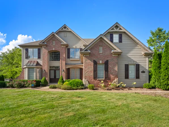 3818 Grand View Ct, Saint Charles, IL 60175