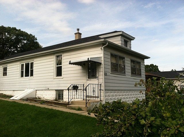 1st image of 1817 N Hickory St