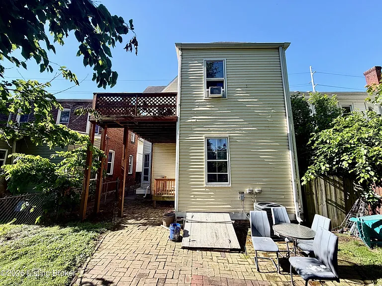 1039 E Breckinridge St #1 — Photo 11