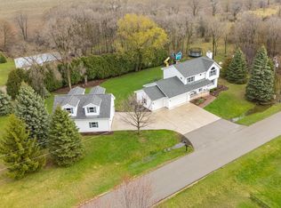1966 Sky Ranch Ave, Oshkosh, WI 54904