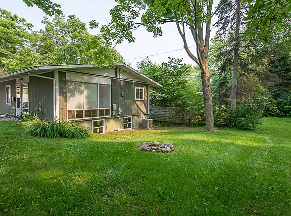 3rd image of 1223 Morningside Dr