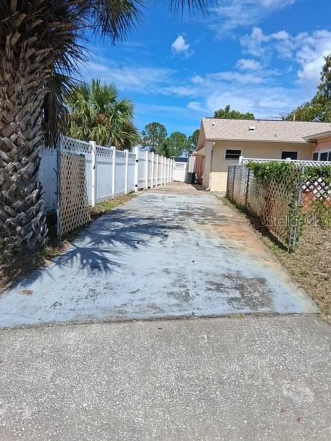 2 bed, 2.0 bath, 1096 sqft, $1,800 — Photo 2
