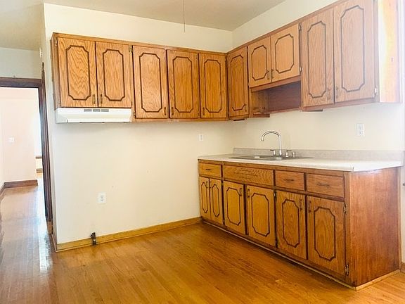 5th image of 2246 N Kedvale Ave #1