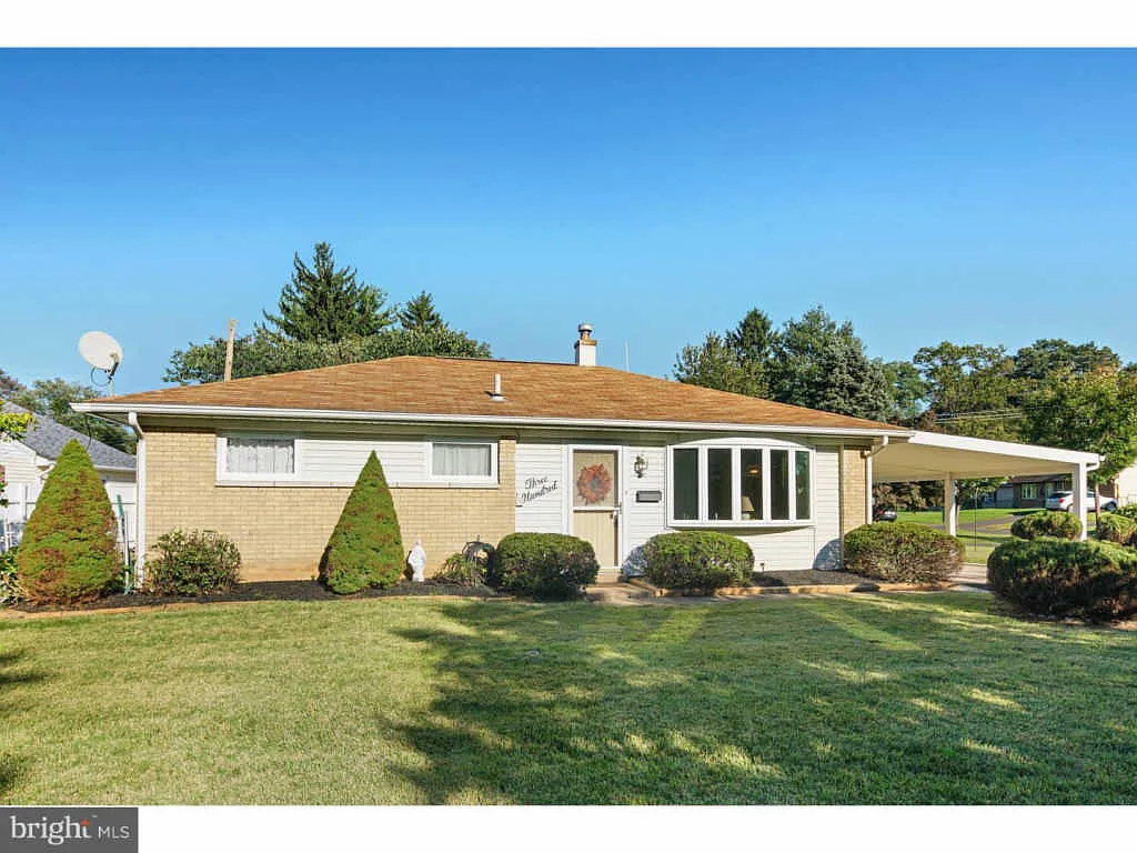 300 Janet Ave photo 1