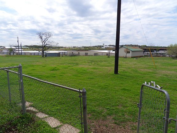 3 acres available at additional cost