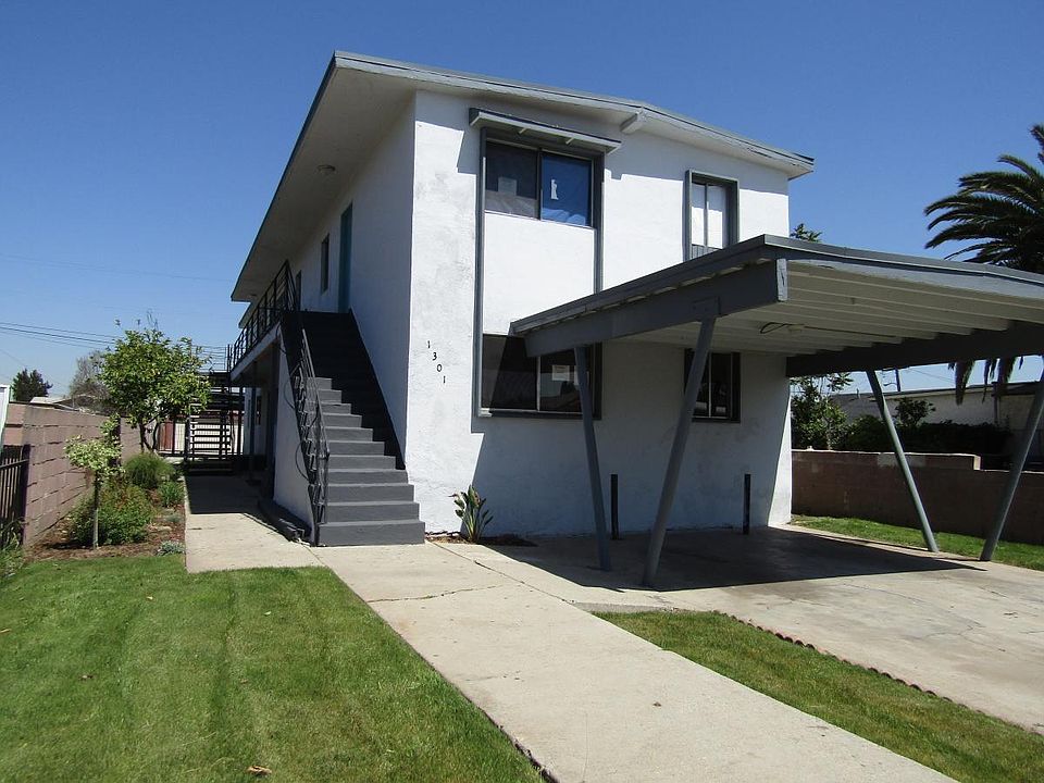 Upstairs Street-Facing Unit
