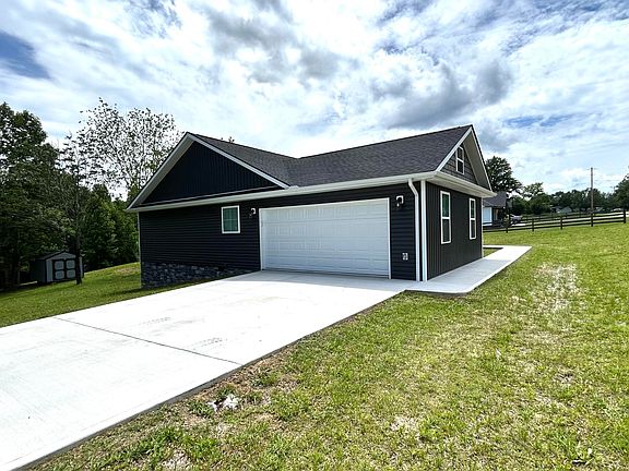 4th image of 10 Nolan Dr