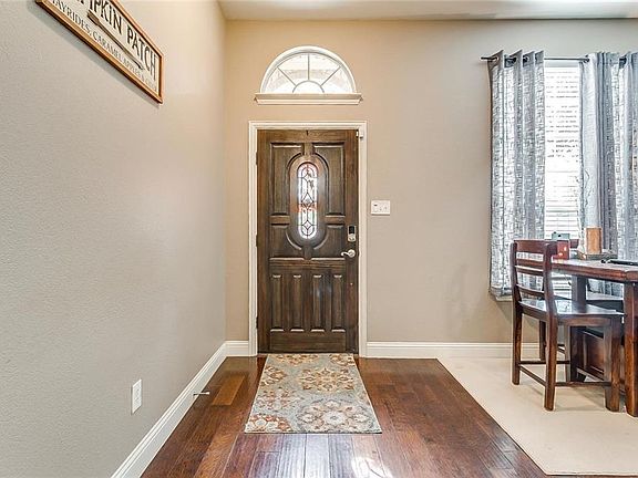 3rd image of 5033 Bayview Dr