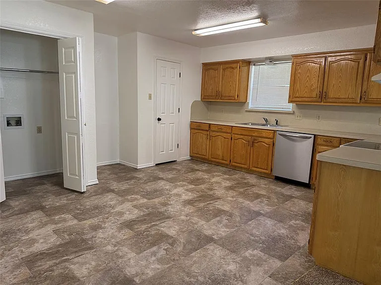 2189 Island Byu — Photo 7