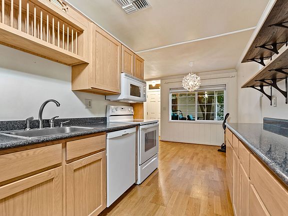 3rd image of 335 N Mount Vernon Ave #2B-1BA-848SQFT