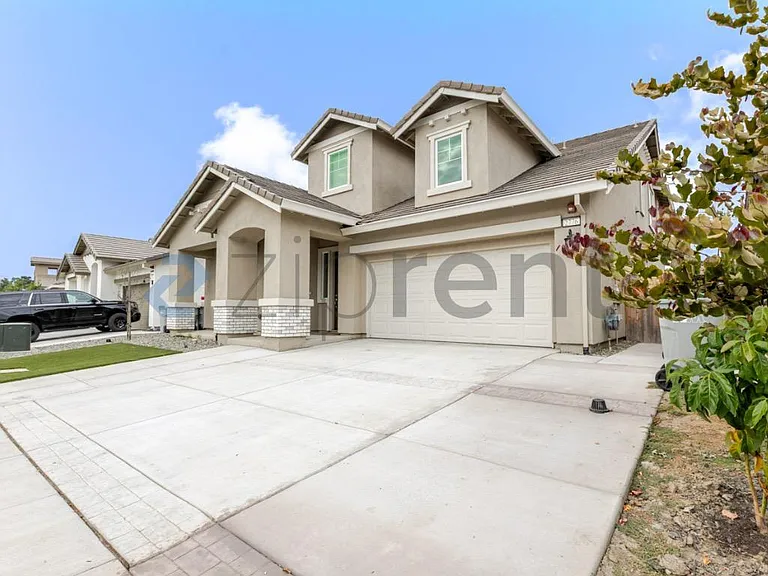 2776 Elderberry St — Photo 3