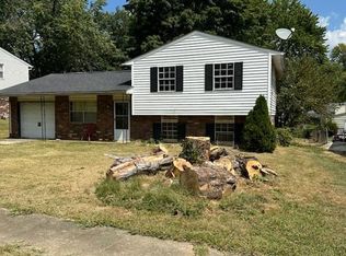3913 Riveroaks Cir, Louisville, KY