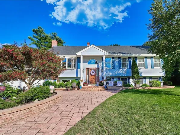 6 Sundown Place, North Haven, CT 06473