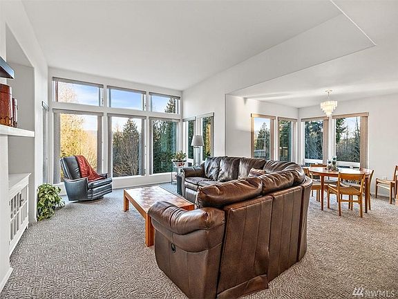 4th image of 12420 Kapowsin Highlands Dr E