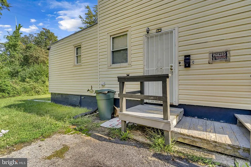 Studio, 1.0 bath, 650 sqft, $945 — Photo 4