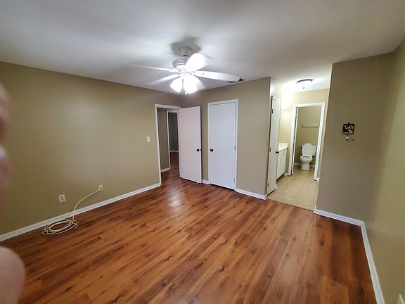 3rd image of 148 SE Villas Ct APT A