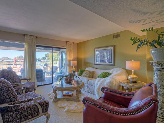 4th image of 12709 W Banyan Dr
