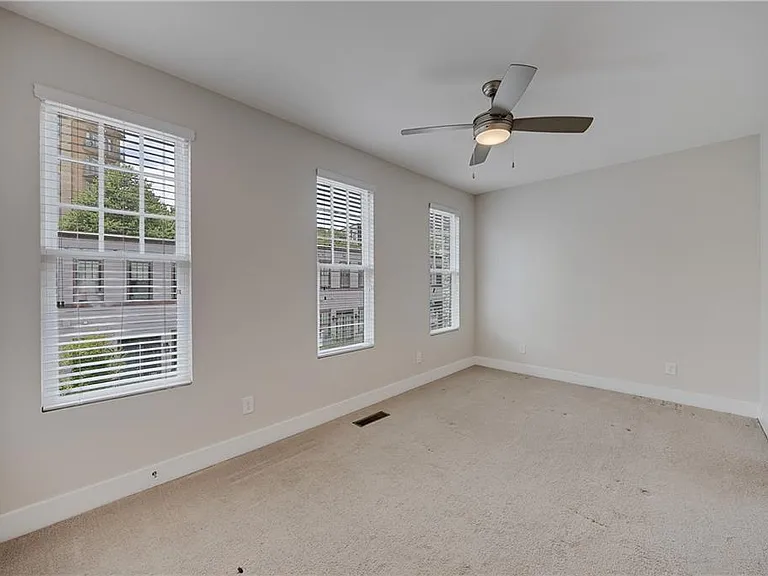 733 Taylor Ct NE — Photo 25