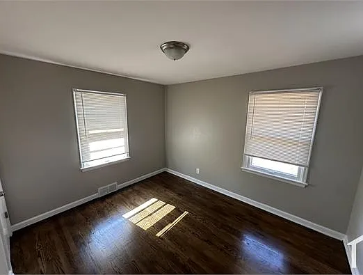 927 Drummond Dr — Photo 7