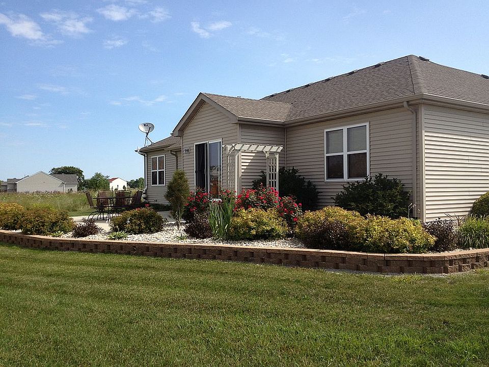 1st image of W1152 Winterberry Ln