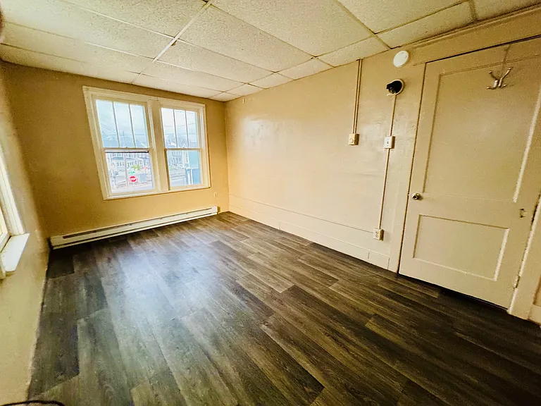 414 High St Unit 2 - Primary Bedroom
