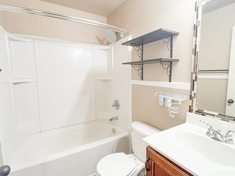 2284 McCormick Ln #A — Photo 14