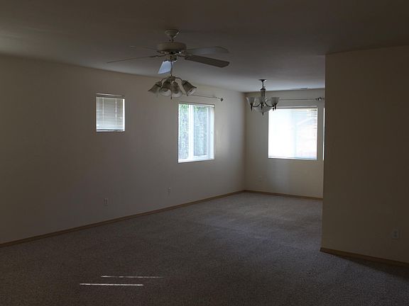 3rd image of 9913 223rd Pl NE