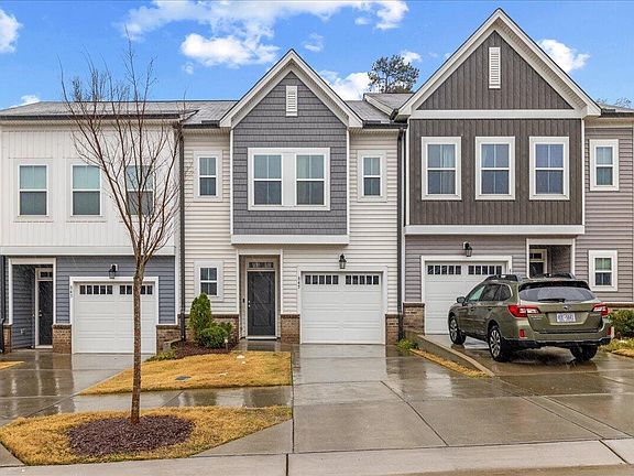 2nd image of 845 Oak Center Dr