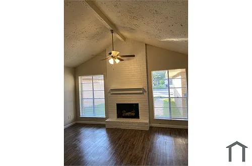 2223 Courtney Ct Photo 1