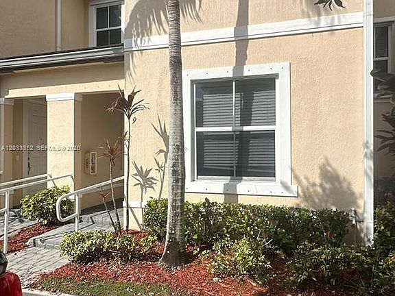 2nd image of 2819 SE 1st Dr Unit 9