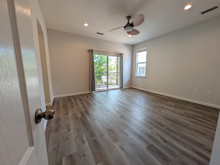 501 Elmhurst Way #A — Photo 18