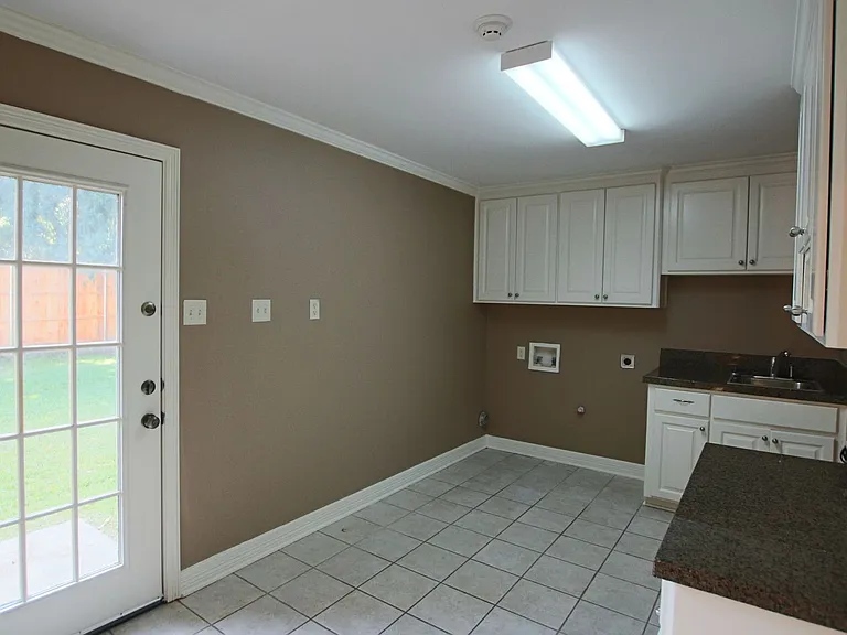 1202 River Bend Dr — Photo 27
