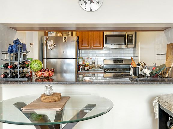 4th image of 350 W 50th St APT 22C