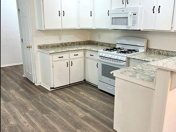 2nd image of 5105 Tamarach Dr