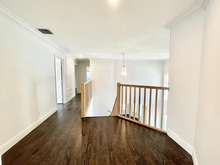 12671 Yardley Dr — Photo 10