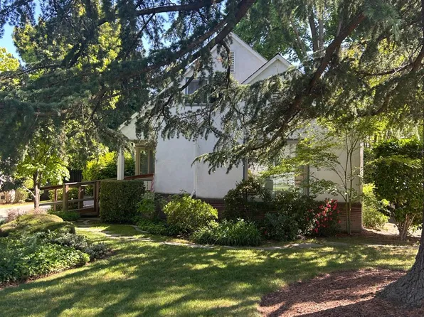 452 Blackwood St, Sacramento, CA 95815