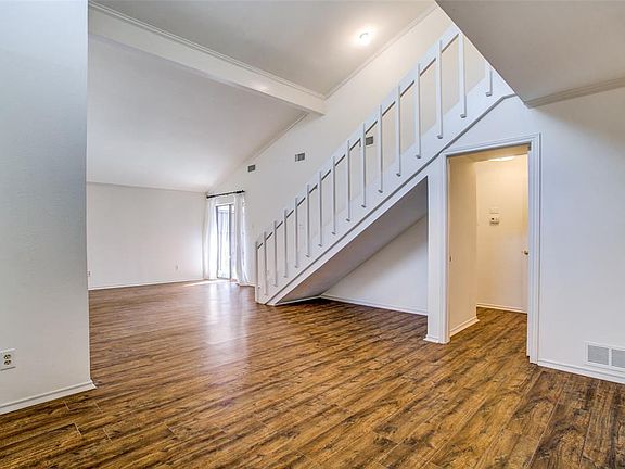 4th image of 2814 Prescott Dr