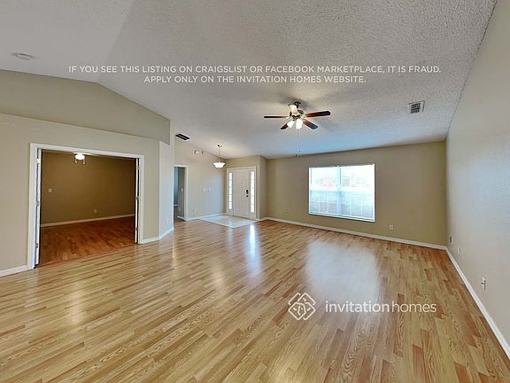 3rd image of 1047 Lakeview Oaks Dr