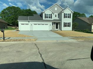 242 Acadia Ave, Hartford, WI 53027