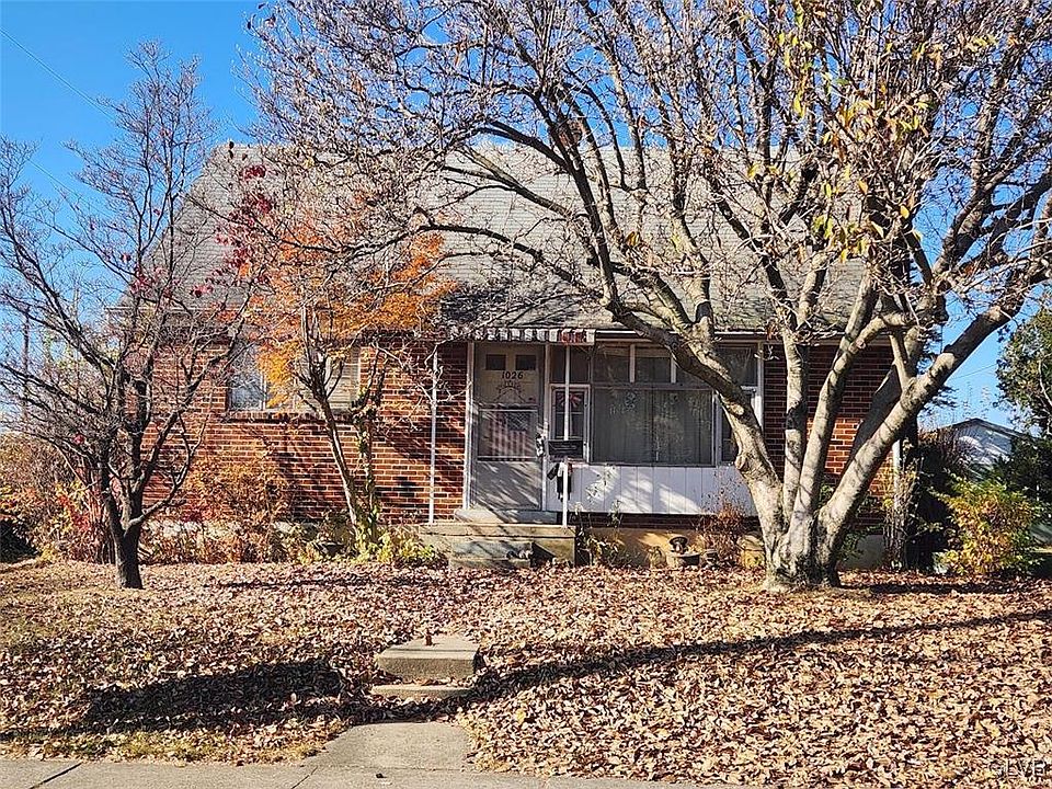 2nd image of 1026 Chestnut St
